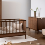 Babykamer Quax Ashi Chestnut (Ledikant + Commode)