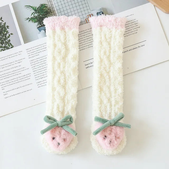 image_191_Shoe_Sock_Babywinter_Coral_Fleece_Baby_Socks_Cartoon_Doll_Stretchy_Socks_For_t_9 Mini Fashion™ - Knusse beenwarmers - Kindersokken Witte Aardbei | Educatief Speelgoed - Afbeelding 1