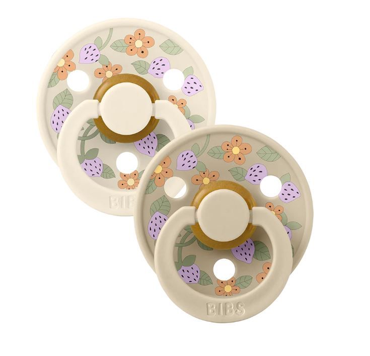 Fospeen Bibs x Liberty Strawberries&Cream Ivory Mix 0-6mnd 2 st Fospeen Bibs x Liberty Strawberries&Cream Ivory Mix 0-6mnd 2 st - Afbeelding 1