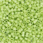 TOHO Treasure kralen - 11/0 - #44 lichtgroen glans