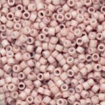 TOHO Treasure kralen - 11/0 - #764 lichtroze mat