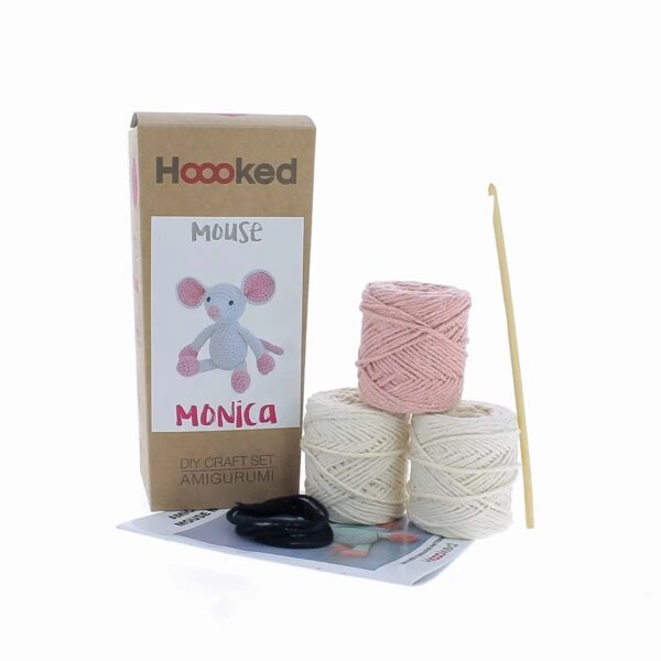 Hoooked DIY kit - Mouse Monica - almond - Afbeelding 1