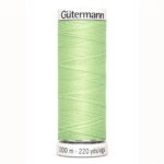 Gütermann naaigaren - universeel - 152 lichtgroen