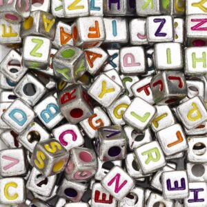 Kralenmix - letters - vierkant zilverkleurig