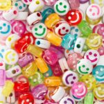 Kralenmix - acryl - vrolijke smileys