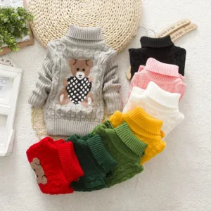 Mini Fashion™ - Kabeltrui met rolkraag Rood met beer / Maat 116 (6-7 jaar) | Educatief Speelgoed
