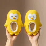 Mini Fashion™ - Warm&Leuk - Kinder Pinguïn Pantoffels Geel / 27 (3-4 jaar) | Educatief Speelgoed