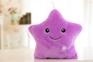 Glow Star Pillow™ – Sterrenpret in bed – Lichtgevend Knuffel kussen Paarse Ster | Educatief Speelgoed