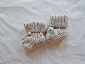 Mini Fashion™ - Warm&Stijlvol - Gebreide Babyslofjes Wit - Zwart / S (0-6 maanden) | Educatief Speelgoed