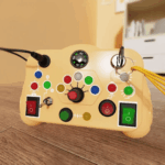 Busy Light Board™  - Licht, Geluid&Plezier - Activiteiten bord Geel | Educatief Speelgoed