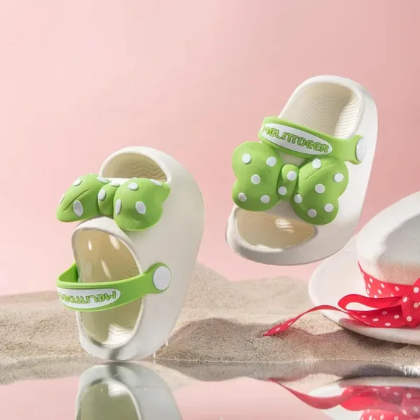 Mini Fashion– Vrolijk&Veilig– Polka Strand Slippers Groen / 170 (4–5 jaar) | Educatief Speelgoed - Afbeelding 1