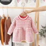 Mini Fashion™ - Lekker Warm - Fleece Jurk Roze - Rood / 100 (3 jaar) | Educatief Speelgoed