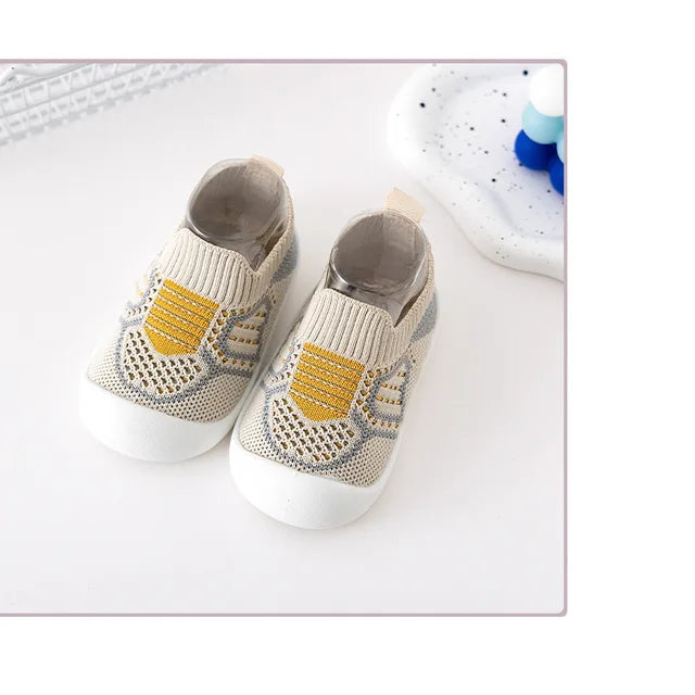 image_618_Childrens_New_Toddler_Shoes_Explosion_Spring_and_Fall_Leisure_with_The_Baby_Board_Shoes_Soft_Soles_Stirrups_Korean_Flyknit_Shoe_9 Mini Fashion™ - Stijlvol Stappen - Peuterschoentjes Beige / 21 (6-12 maanden) | Educatief Speelgoed - Afbeelding 1