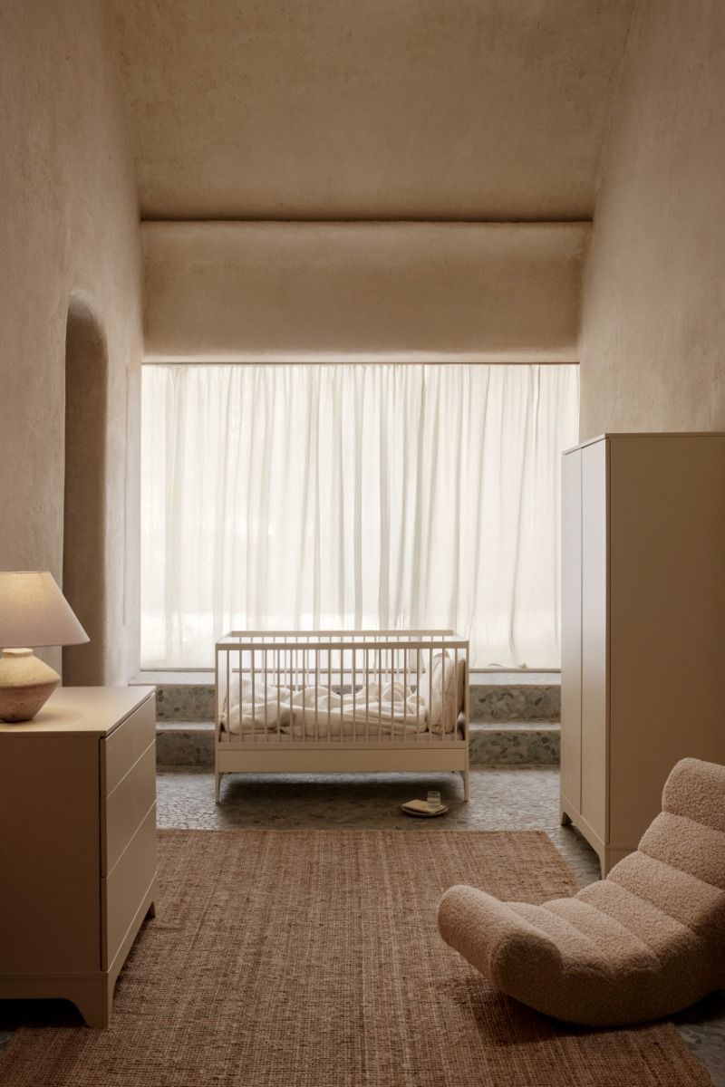 Babykamer Quax Tsughi Butter 70x140 met 2-deurs kast Babykamer Quax Tsughi Butter 70x140 met 2-deurs kast - Afbeelding 1