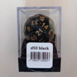 50 zijdige dobbelsteen zwart/goud in Acrylbox -