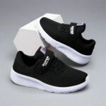 PlayFit– Comfortabel en trendy – Mesh hardloopschoenen Zwart/Wit / 32 (9.5–10 jaar) | Educatief Speelgoed