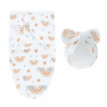 DreamNest– Rust&Comfort– Luxe Inbakerdoek met Mutsje Regenboog | Educatief Speelgoed