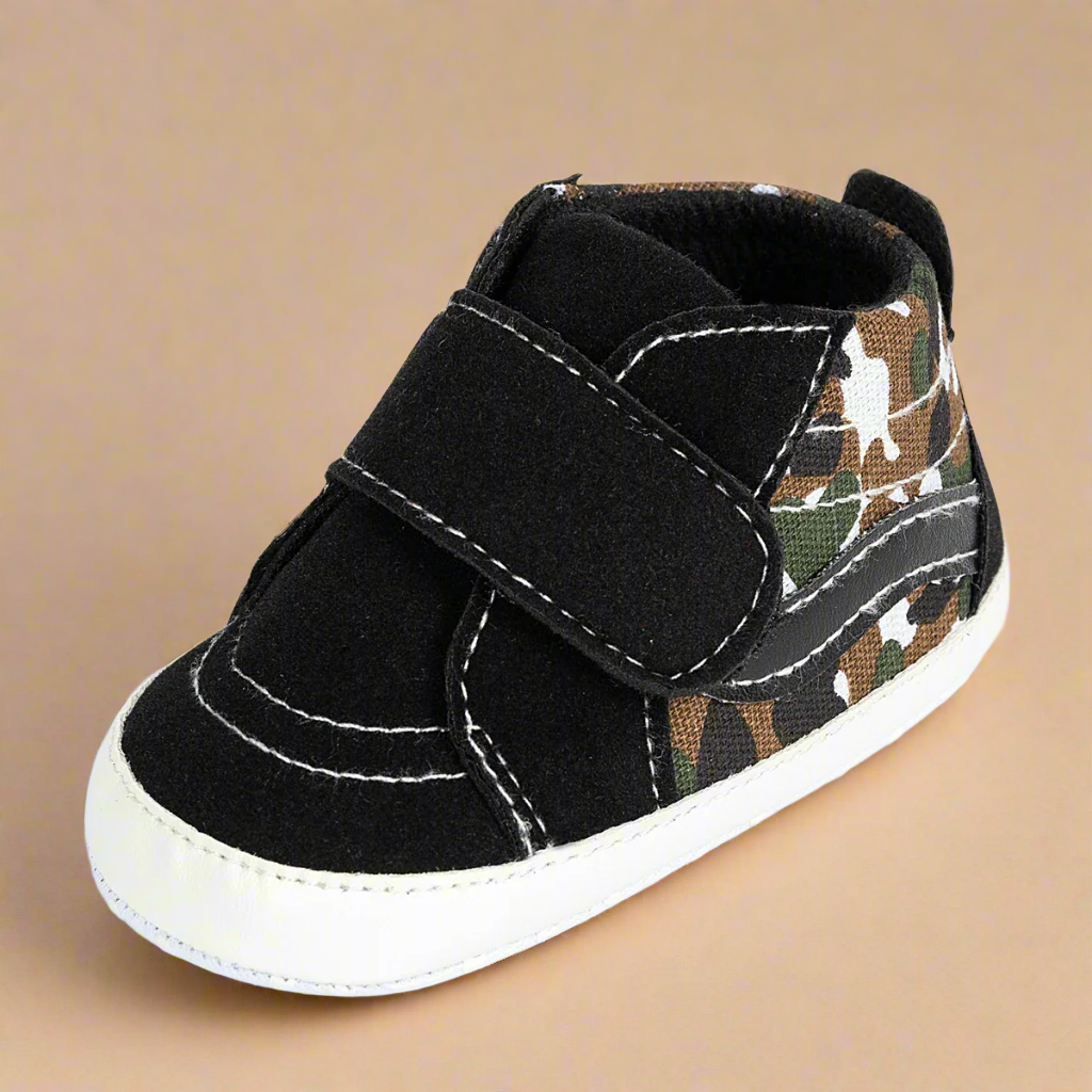 16_1207b7d8-26a8-4be2-ae0f-eaac2a6f6422 LittleTrend– Schattig&Veilig– Baby Sneakers Zwart-camouflage / 13-18 maanden | Educatief Speelgoed - Afbeelding 1