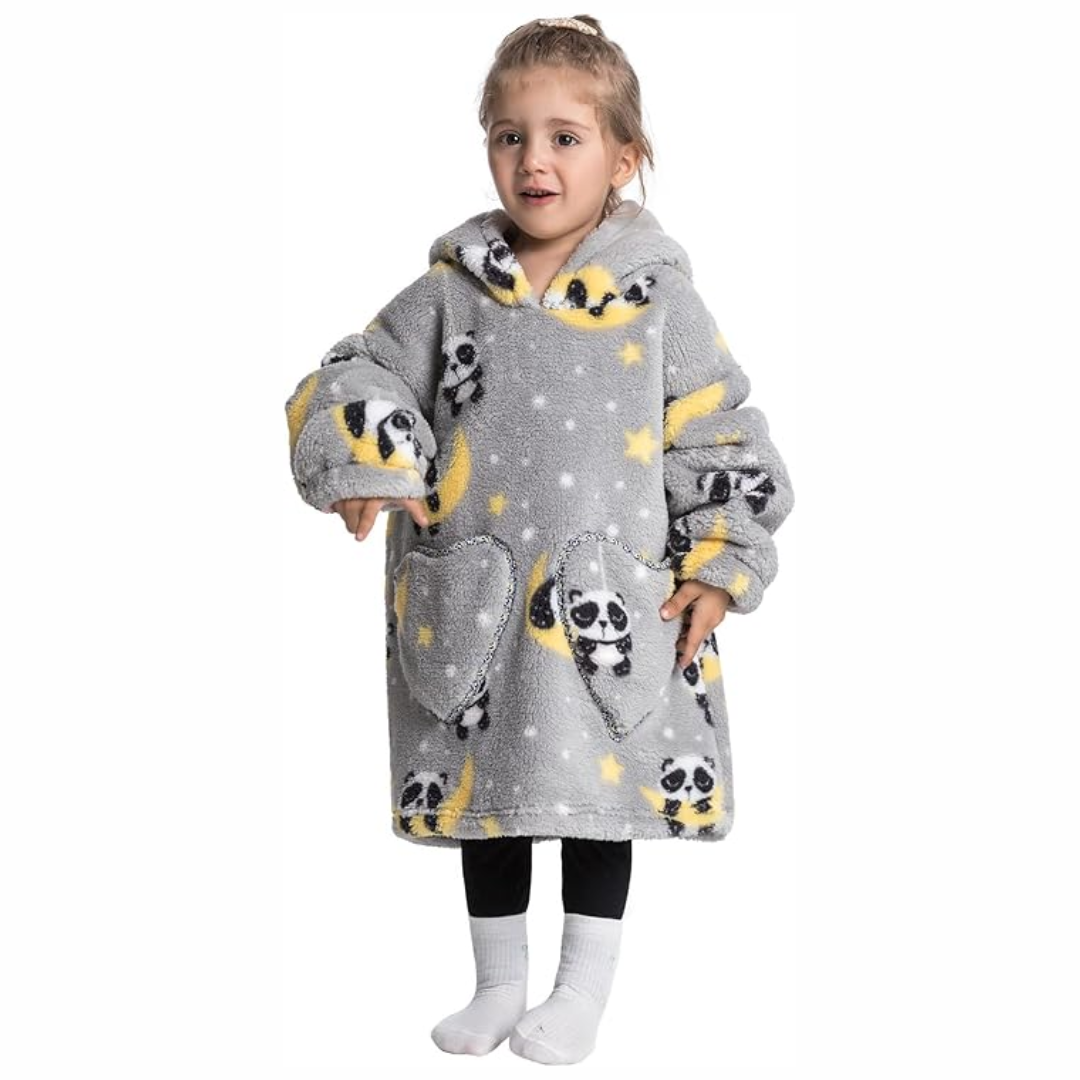 16_f8f0edd0-ebbc-43d1-ab9c-8c82596ba7e6 HappySnug– Schattig en comfortabel – Kinderdeken met capuchon One Size (1-3 jaar) / Panda | Educatief Speelgoed - Afbeelding 1