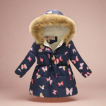 CozyTrend– Elegant&Knus– Gewatteerde Winterjas voor meisjes Marine roze vlinders / 140 (7-8 jaar) | Educatief Speelgoed