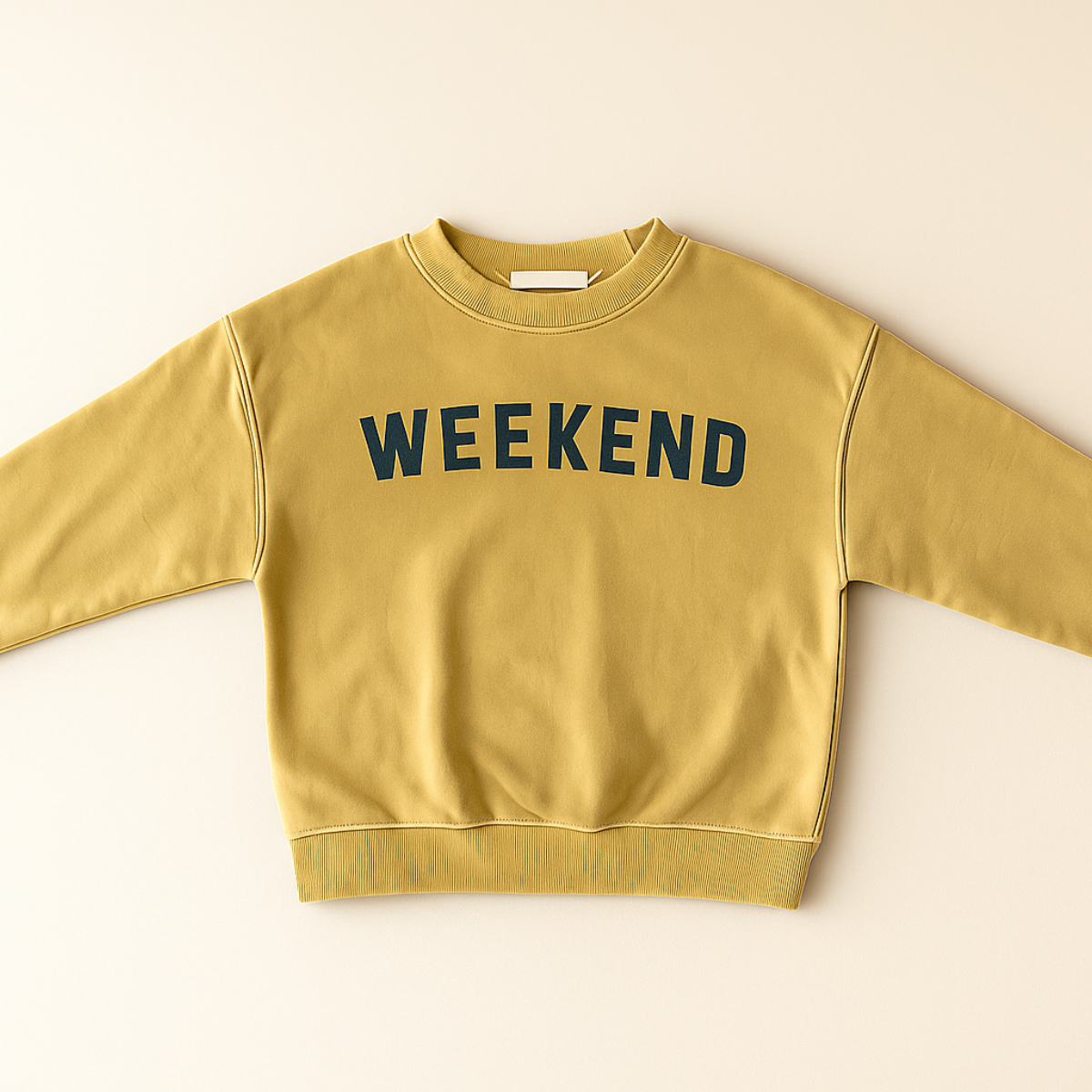 7_7702a720-b511-4eb7-914a-357e4169c76b Mini Fashion™ -"Weekend"- Sweater Mosterd Zondag / 130 (6-7 jaar) | Educatief Speelgoed - Afbeelding 1