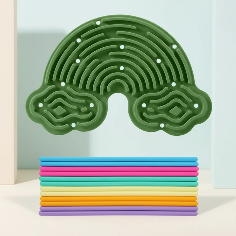 9_33c049de-a454-42c2-88e0-07b5b1b051cd FidgetFrost– Speels&Zacht– Siliconen Busy Board Groene wolk | Educatief Speelgoed - Afbeelding 1