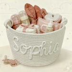 CuddleBasket– Schattig&Persoonlijk– Gepersonaliseerde Luiermand M (24x18cm) / Wit | Educatief Speelgoed