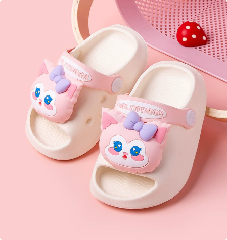 QQ_1754471909947_1 Mini Fashion– Vrolijk&Veilig– Polka Strand Slippers Witte Kat / 180 (5–6 jaar) | Educatief Speelgoed - Afbeelding 1