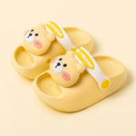 Mini Fashion– Vrolijk&Veilig– Polka Strand Slippers Gele Beer / 160 (3–4 jaar) | Educatief Speelgoed