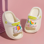 Mini Fashion– Vrolijk&Veilig– Polka Strand Slippers Witte Eenhoorn / 140 (18–24 maanden) | Educatief Speelgoed