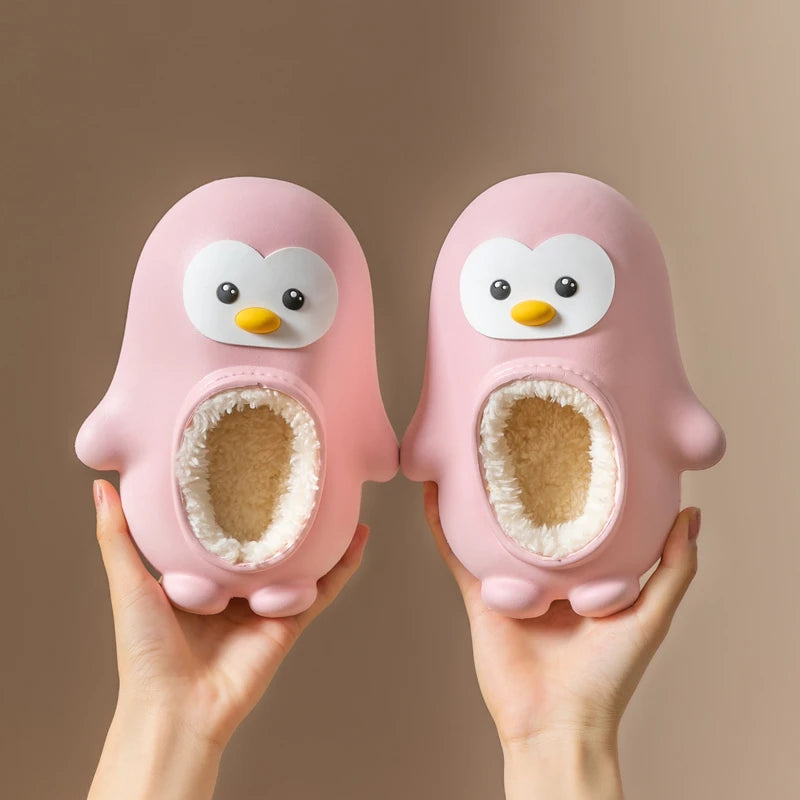 S085e5219dc514019bba57c97cb1947eeB Mini Fashion™ - Warm&Leuk - Kinder Pinguïn Pantoffels Roze / 17 (4-5 jaar) | Educatief Speelgoed - Afbeelding 1