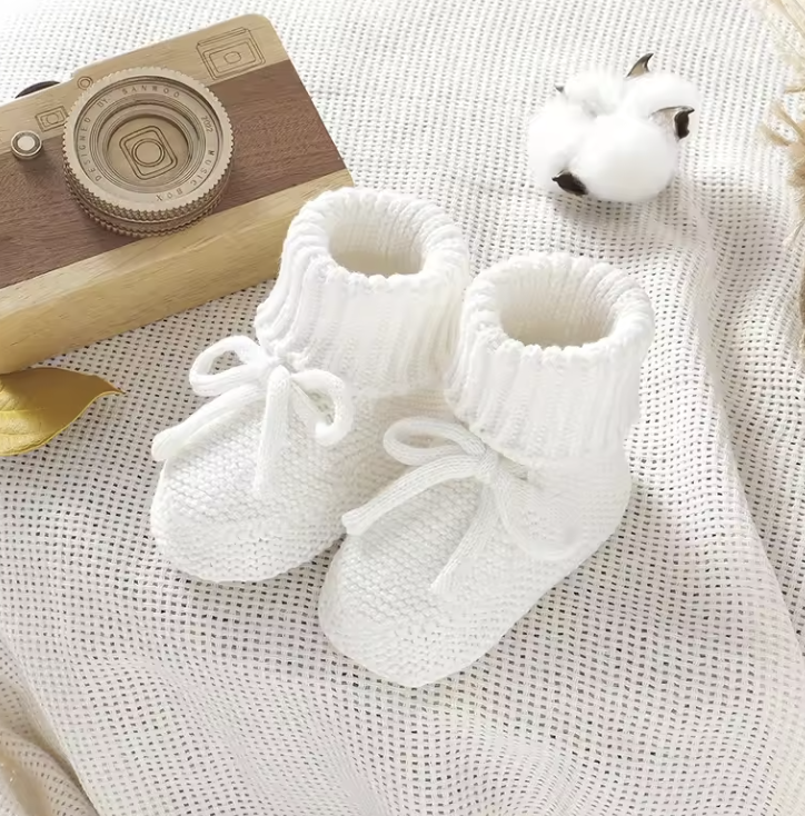 Scherm_afbeelding2025-03-21om10.12.05AM SnuggleSteps– Warm&Zacht– Gebreide Babyslofjes Wit / 70 (9 maanden / 9 cm) | Educatief Speelgoed - Afbeelding 1