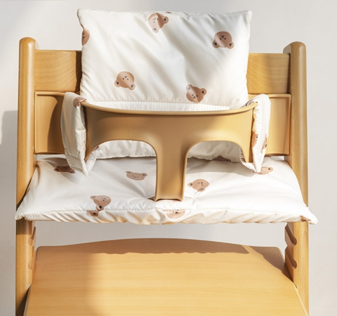 Zitkusseneetstoel_d3a65465-71b6-4298-ba0a-847b379bb016 NinoNest– Extra Comfort – Wasbaar Kinderstoel Zitkussen | Educatief Speelgoed - Afbeelding 1