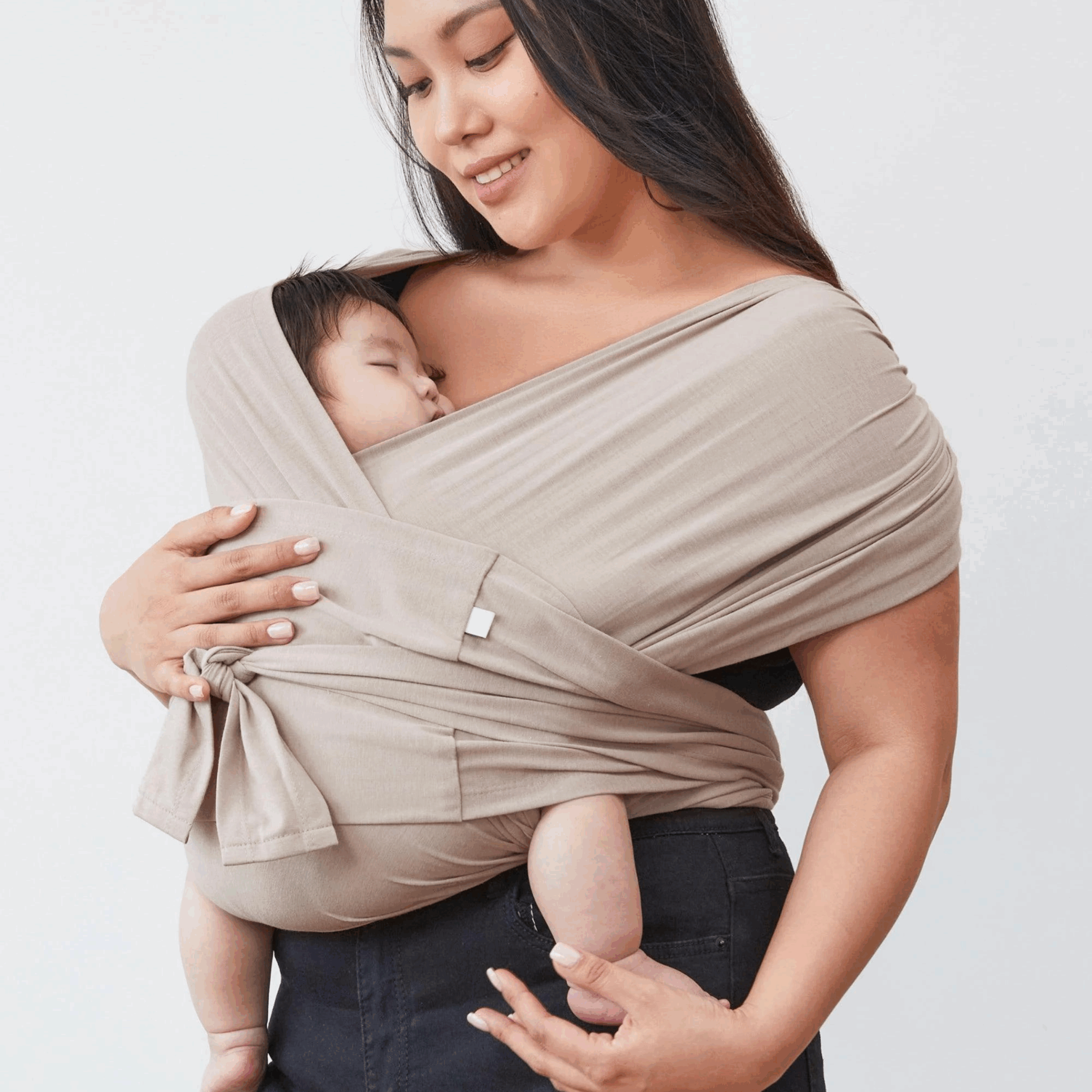 babycarrier_1e4ef5ff-bb1c-45c7-a3b6-3c8968c94f67 SoftNest - Comfortabel, Ademend&Veilig - Ergonomische Baby Draagdoek Taupe | Educatief Speelgoed - Afbeelding 1