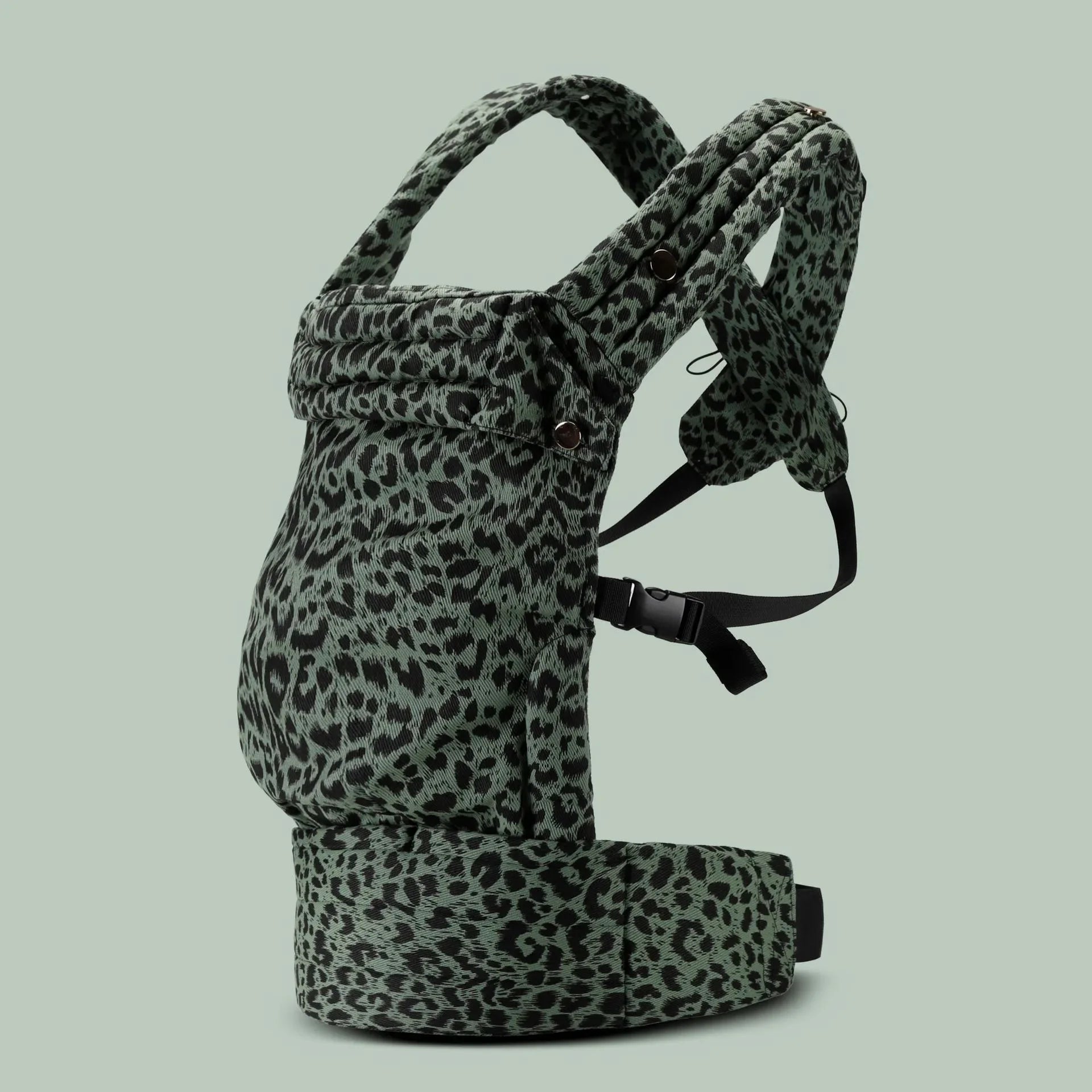 image_479_1747217555099-46558914-90804059-31847793_0 Snug Sling™ – Zacht&Dichtbij– Baby&Peuter draagzak Groen - Luipaard | Educatief Speelgoed - Afbeelding 1