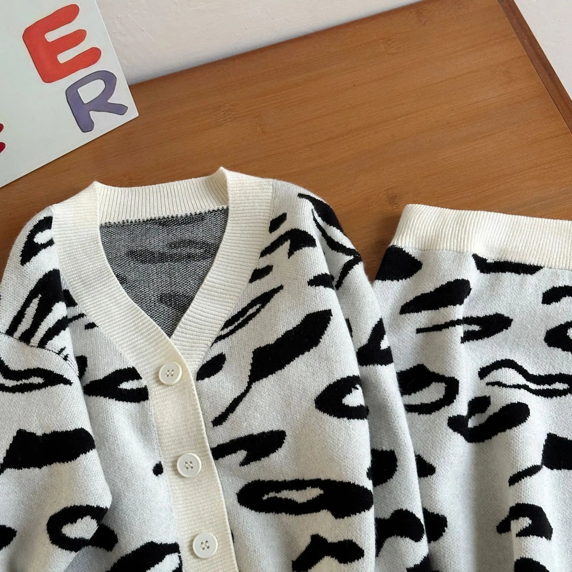 image_483_1743612601822-50287199-39256743-15762252_5 Mini Fashion™ - Warm&Stijlvol - Leuke Lente Kinderset Beige / 130 (6 jaar) | Educatief Speelgoed - Afbeelding 1