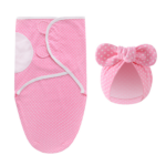 DreamNest– Rust&Comfort– Luxe Inbakerdoek met Mutsje Roze gebreid | Educatief Speelgoed