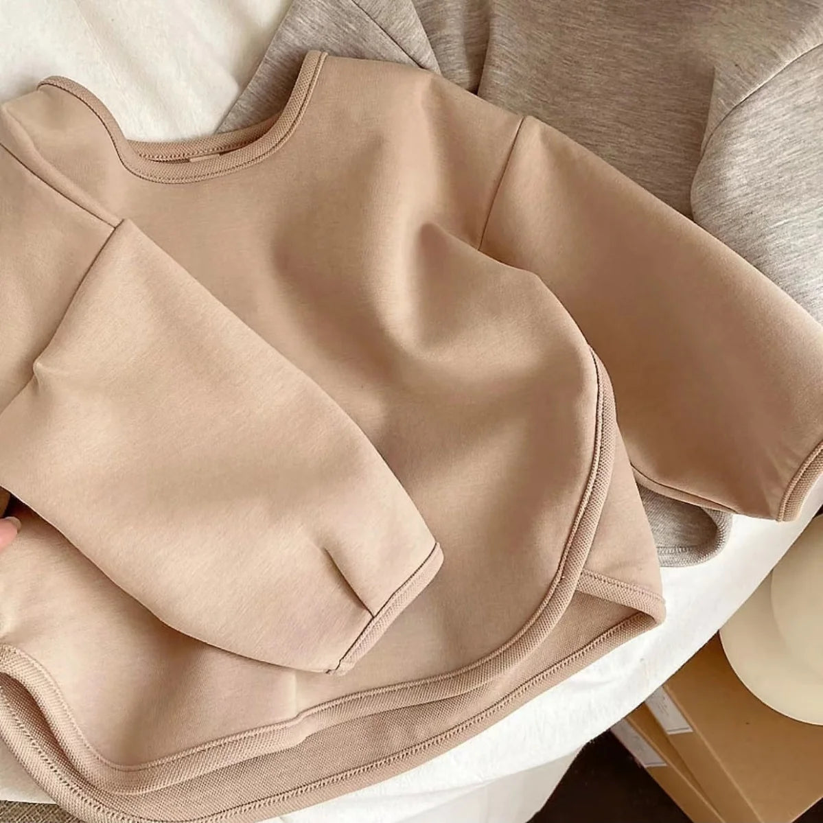 image_663_1728500693433-74085579-84619504-87369602_6 Mini Fashion™ - Zacht&Comfy - Sweater Khaki / 100 (2-3 jaar) | Educatief Speelgoed - Afbeelding 1